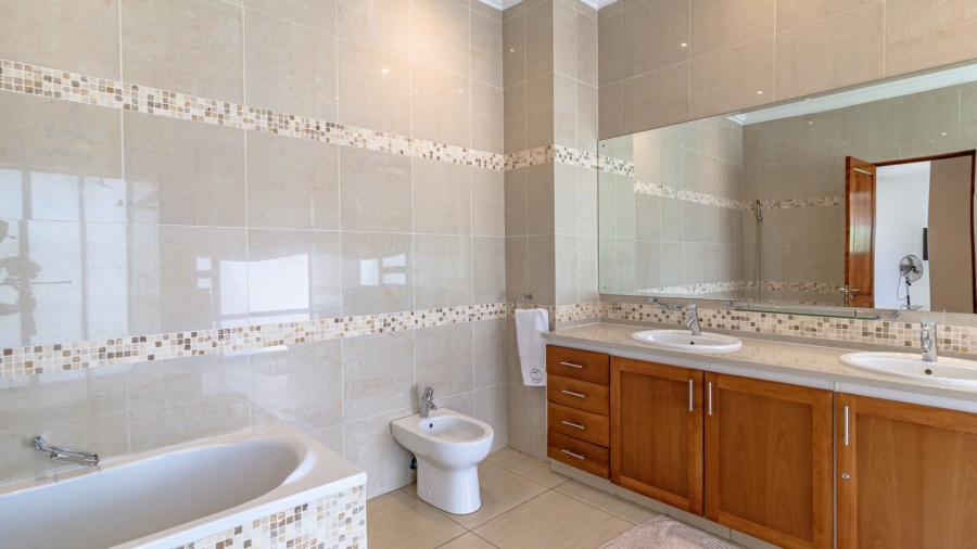 7 Bedroom Property for Sale in Oranjeville Free State